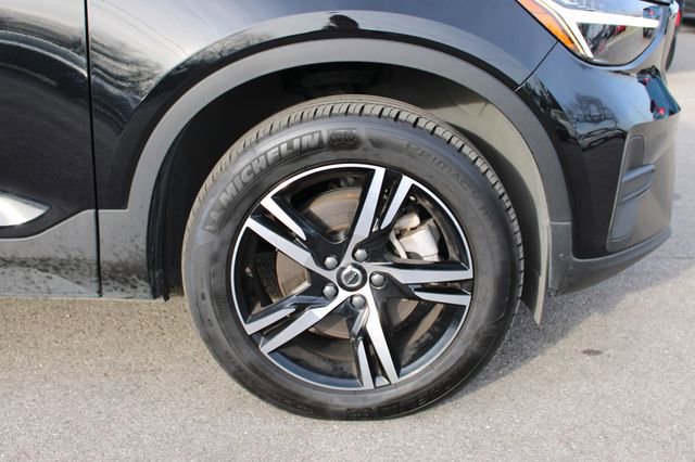 Used 2025 Volvo XC40 B5 Core image 40