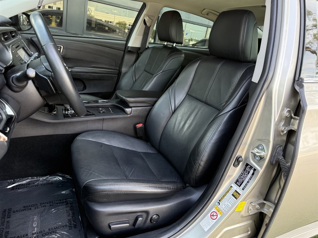 Used 2016 Toyota Avalon Touring FWD image 14