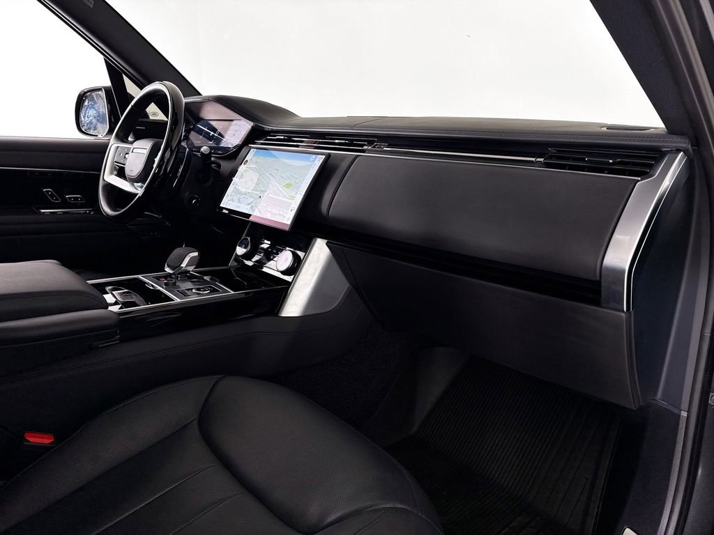 Used 2023 Land Rover Range Rover SE image 13