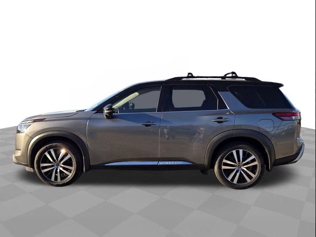 Used 2023 Nissan Pathfinder Platinum w/ Cargo Package image 7