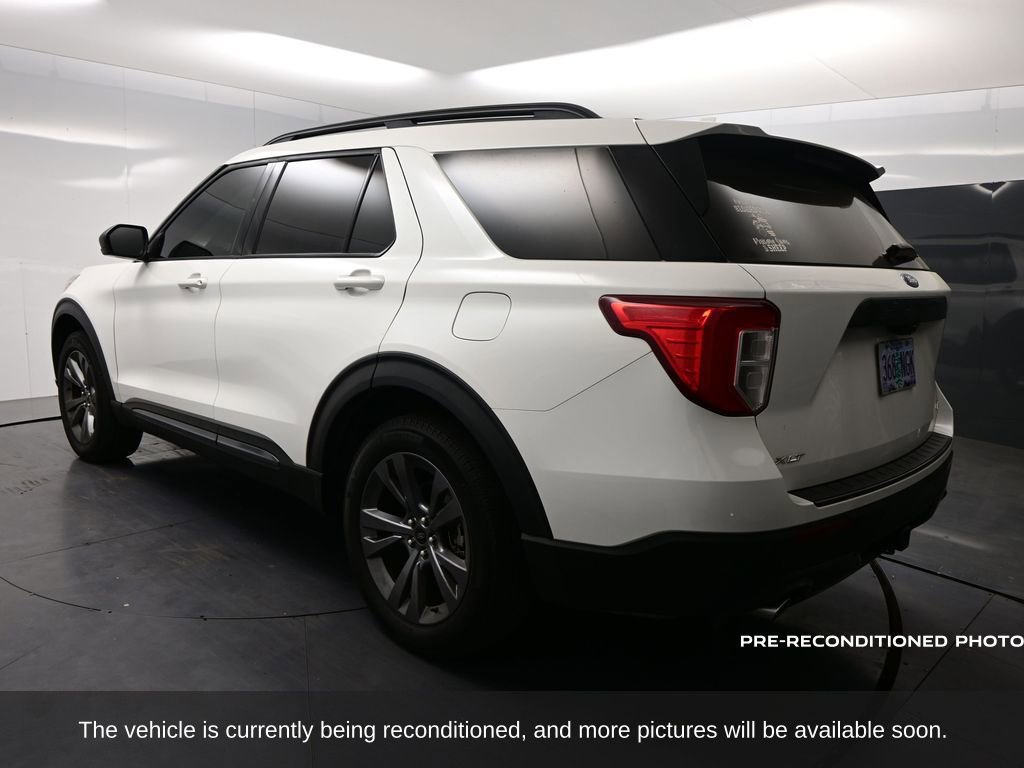 Used 2021 Ford Explorer XLT w/ Equipment Group 202A image 5