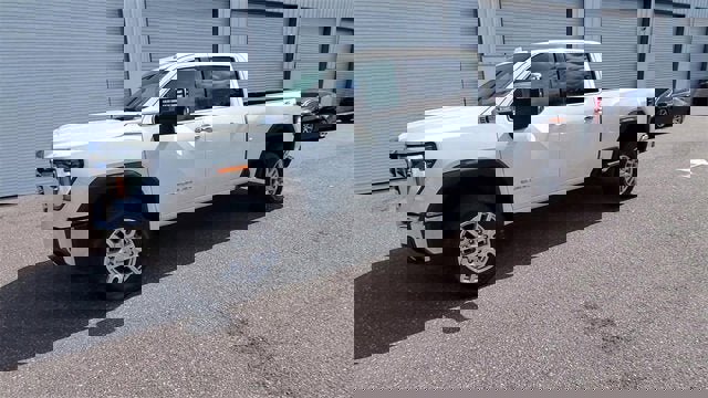 Used 2024 GMC Sierra 2500 SLT image 5