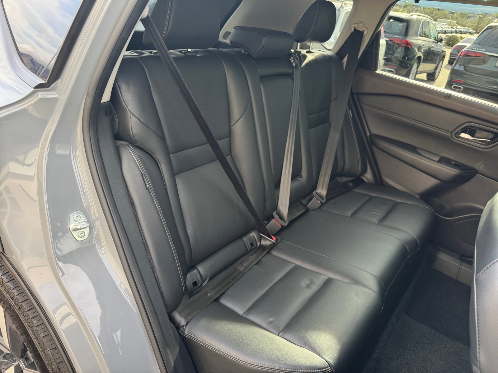 Used 2023 Nissan Rogue SL w/ SL Premium Package image 18