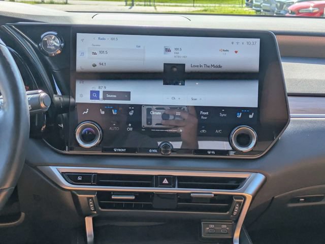 Used 2025 Lexus RX 350 Premium w/ Accessory Package (Z1) FWD image 16