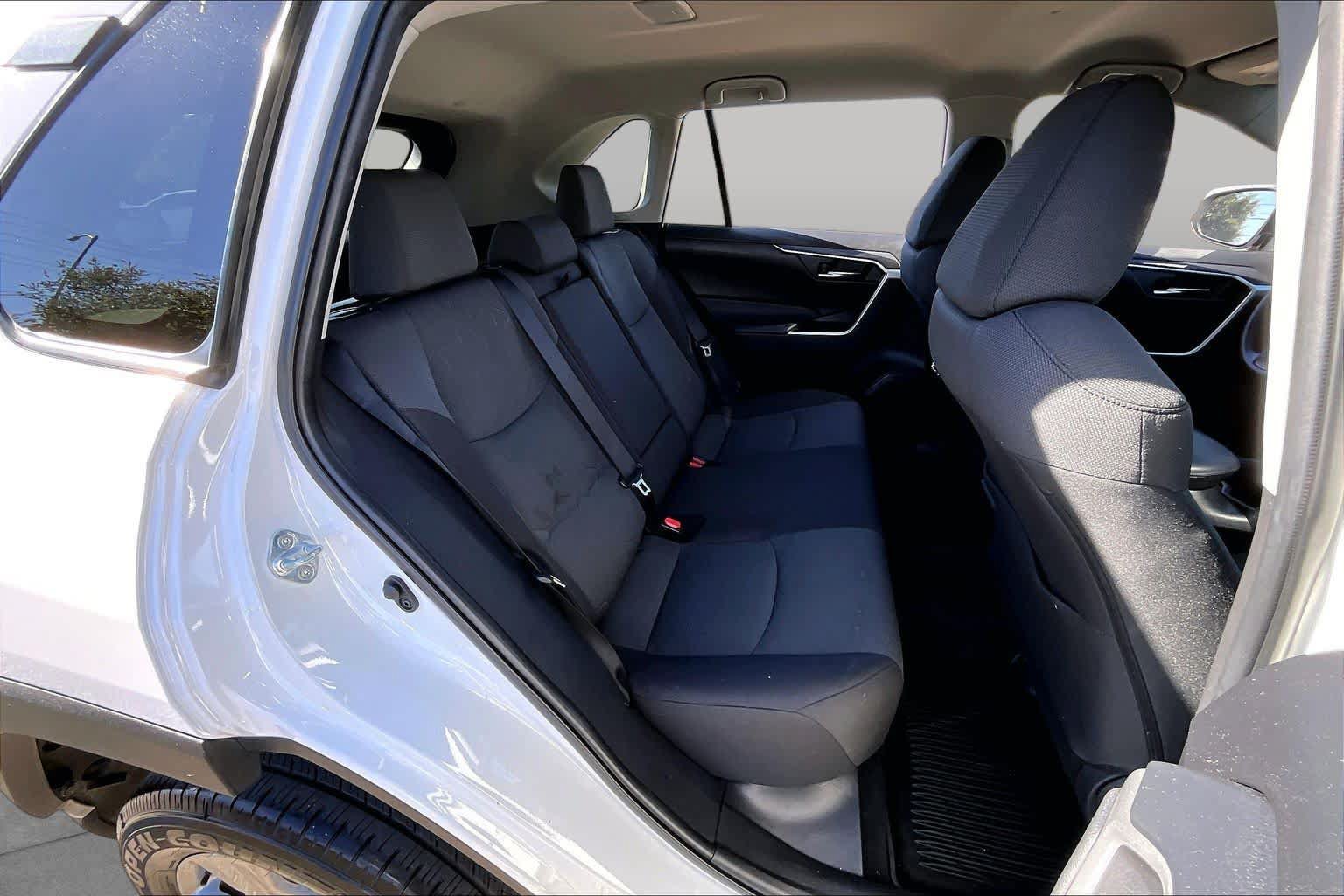 Certified 2022 Toyota RAV4 XLE AWD/4WD image 19