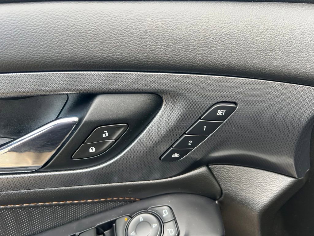Used 2021 Chevrolet Traverse Premier w/ Redline Edition AWD/4WD image 52