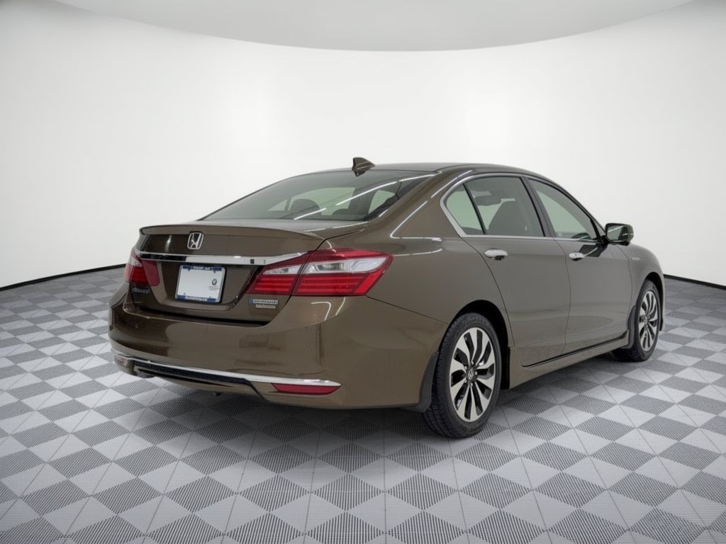 Used 2017 Honda Accord Touring image 9