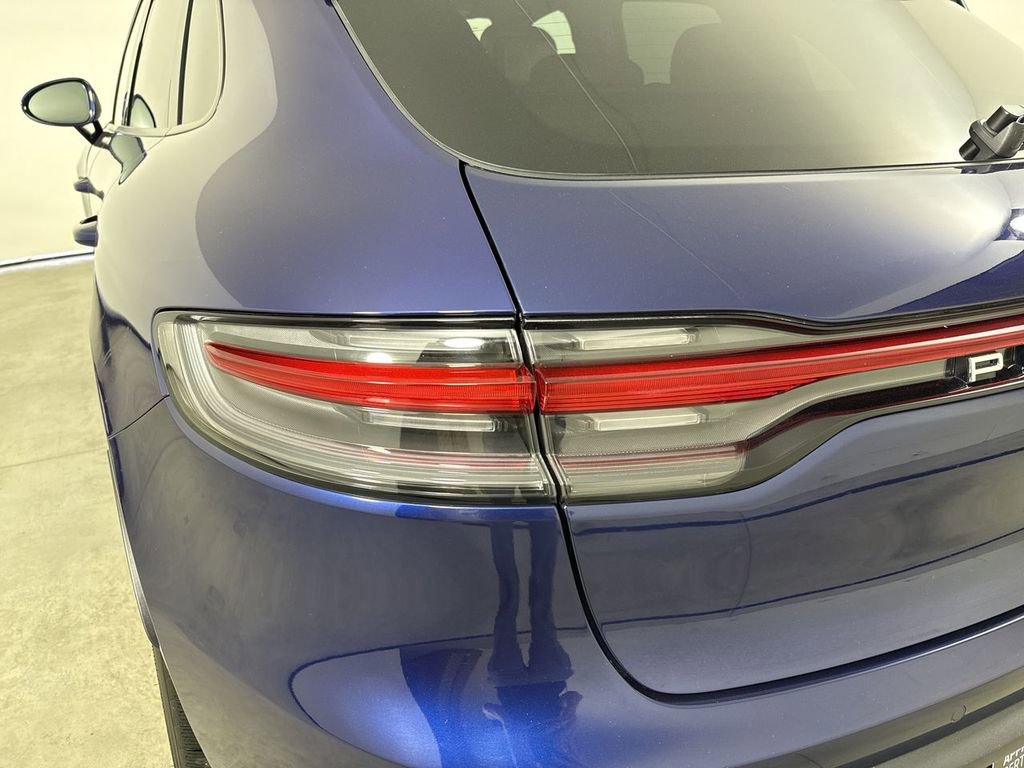 Certified 2025 Porsche Macan image 18