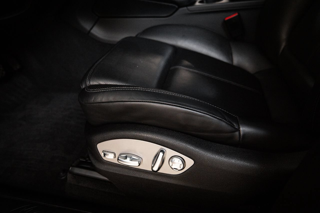 Certified 2023 Porsche Macan AWD/4WD image 14