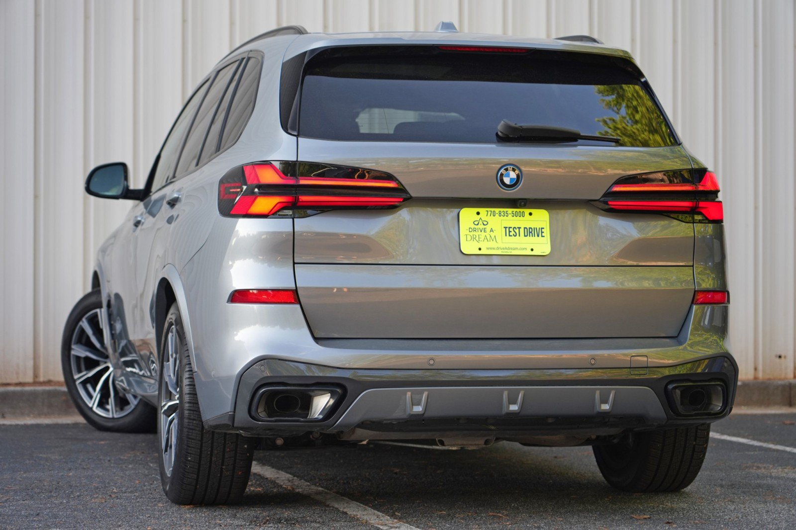 Used 2024 BMW X5 xDrive50e w/ M Sport Package AWD/4WD image 6