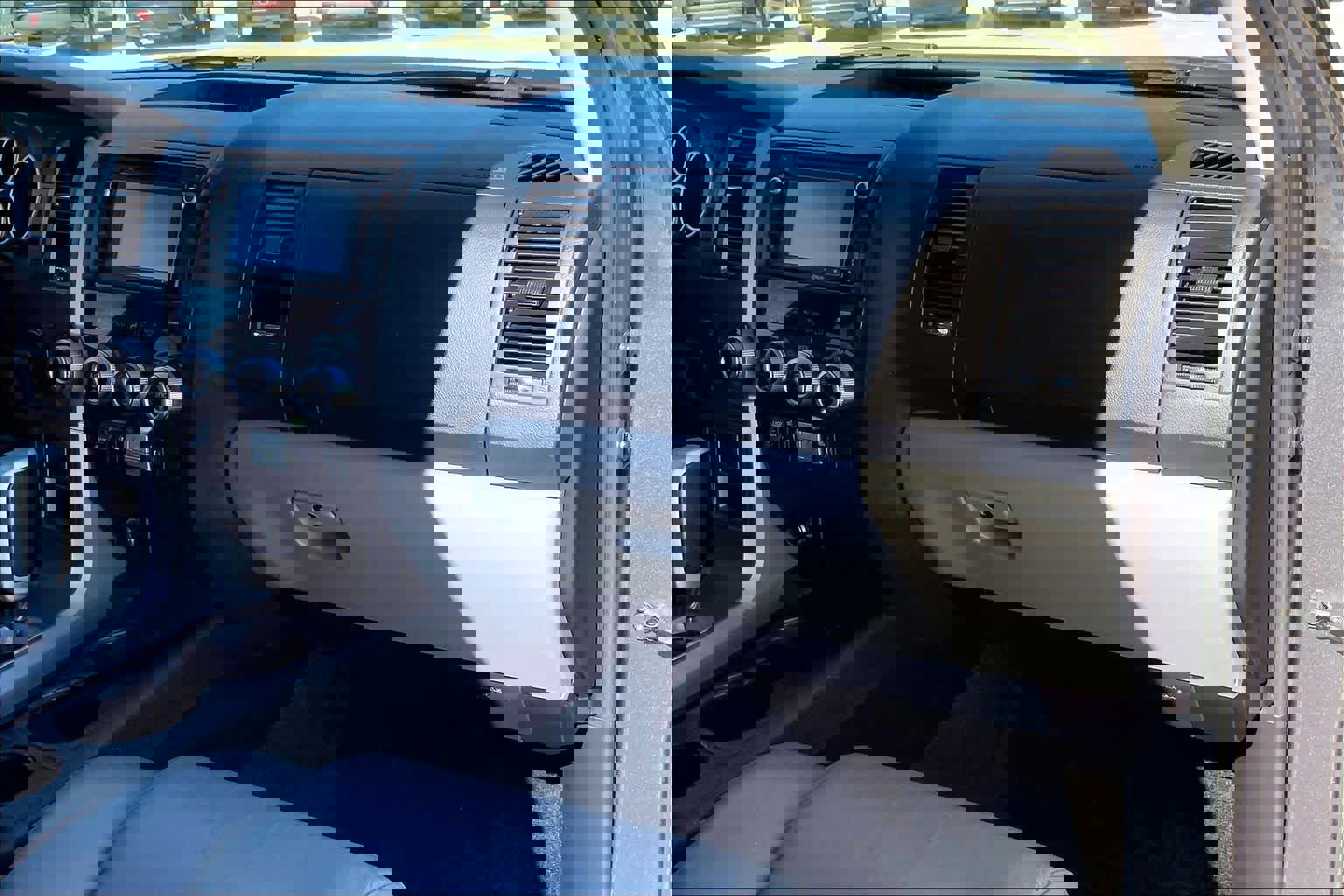 Used 2016 Toyota Sequoia Limited w/ Safety & Convenience Package image 19