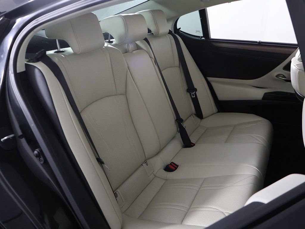 Used 2023 Lexus ES 350 w/ Ultra Luxury Package image 36