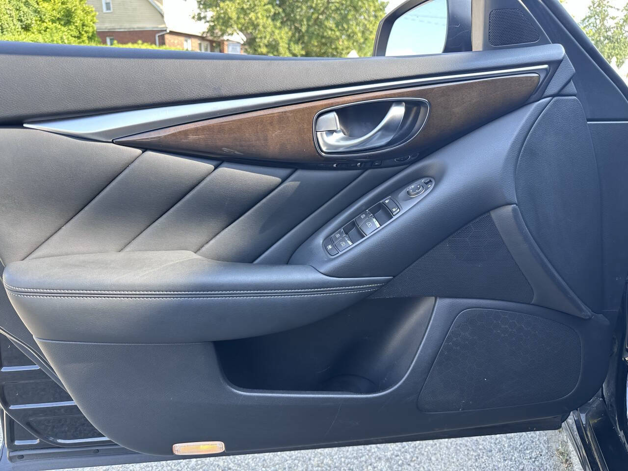 Used 2019 INFINITI Q50 Luxe w/ Essential Package (3.0T Luxe) AWD/4WD image 34