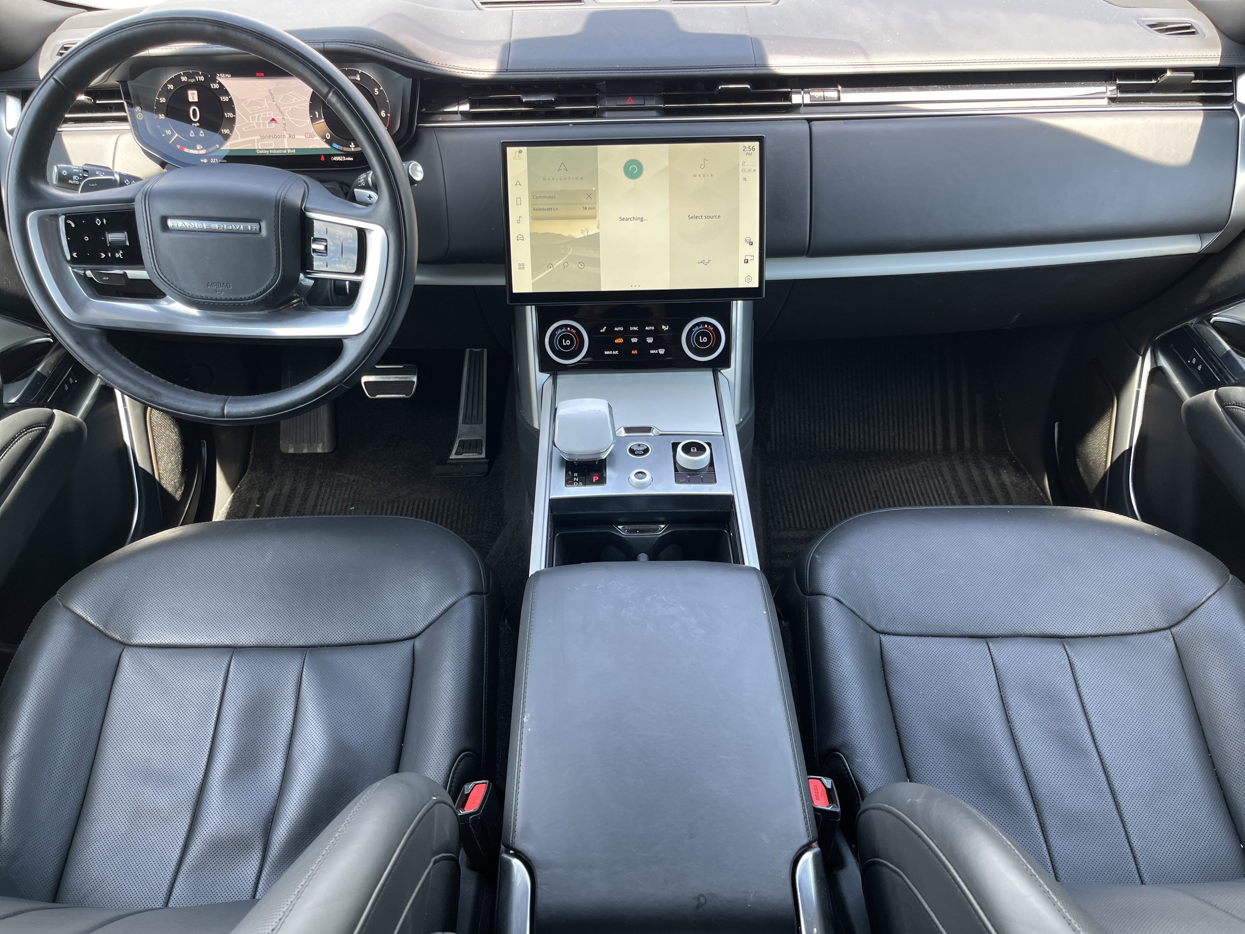 Used 2023 Land Rover Range Rover SV AWD/4WD image 3