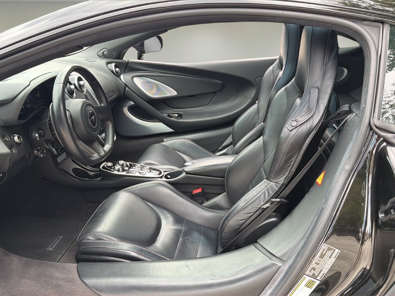 Used 2020 McLaren GT RWD image 10