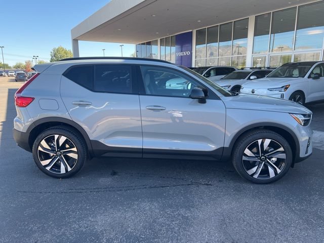 New 2026 Volvo XC40 B5 Ultra w/ Climate Package AWD/4WD image 2
