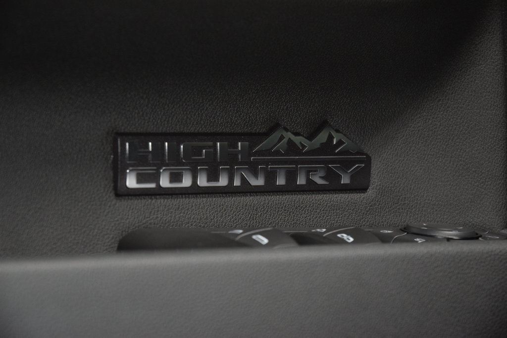 Used 2026 Chevrolet Silverado 1500 High Country w/ High Country Premium Package AWD/4WD image 52