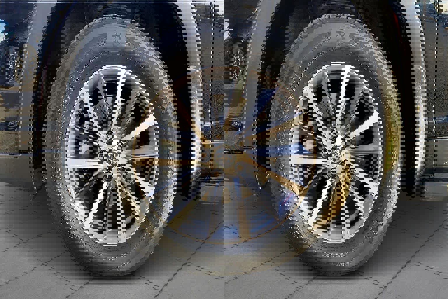 Used 2019 Toyota Highlander XLE image 11