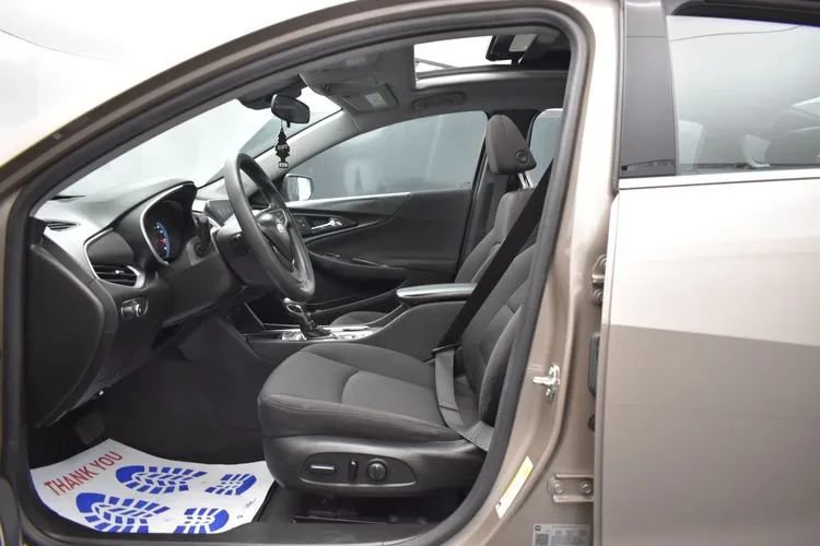 Used 2023 Chevrolet Malibu LT FWD image 14