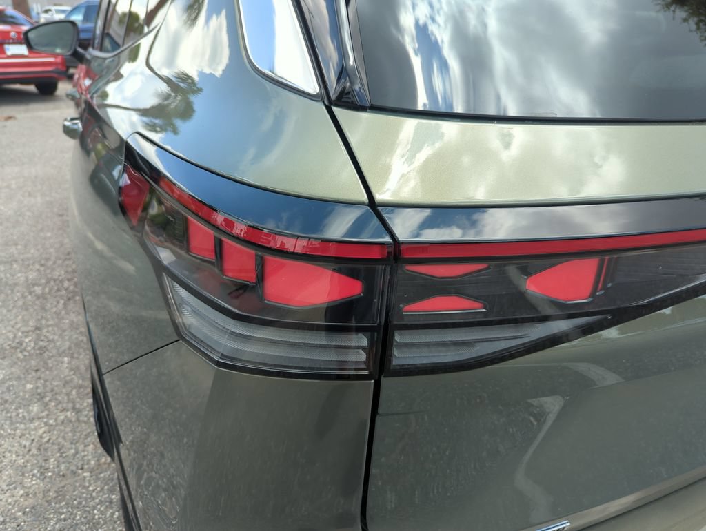 New 2026 Volkswagen Tiguan SEL R-Line AWD/4WD image 18