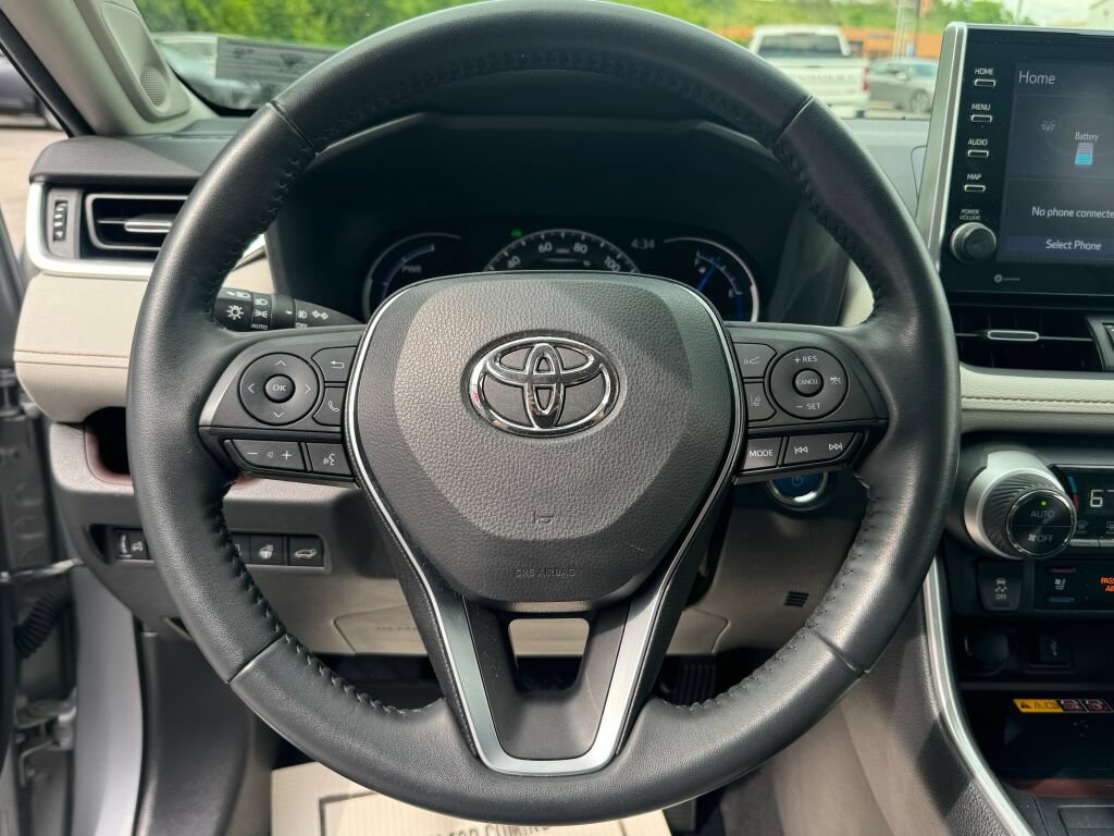 Used 2022 Toyota RAV4 Limited AWD/4WD image 22