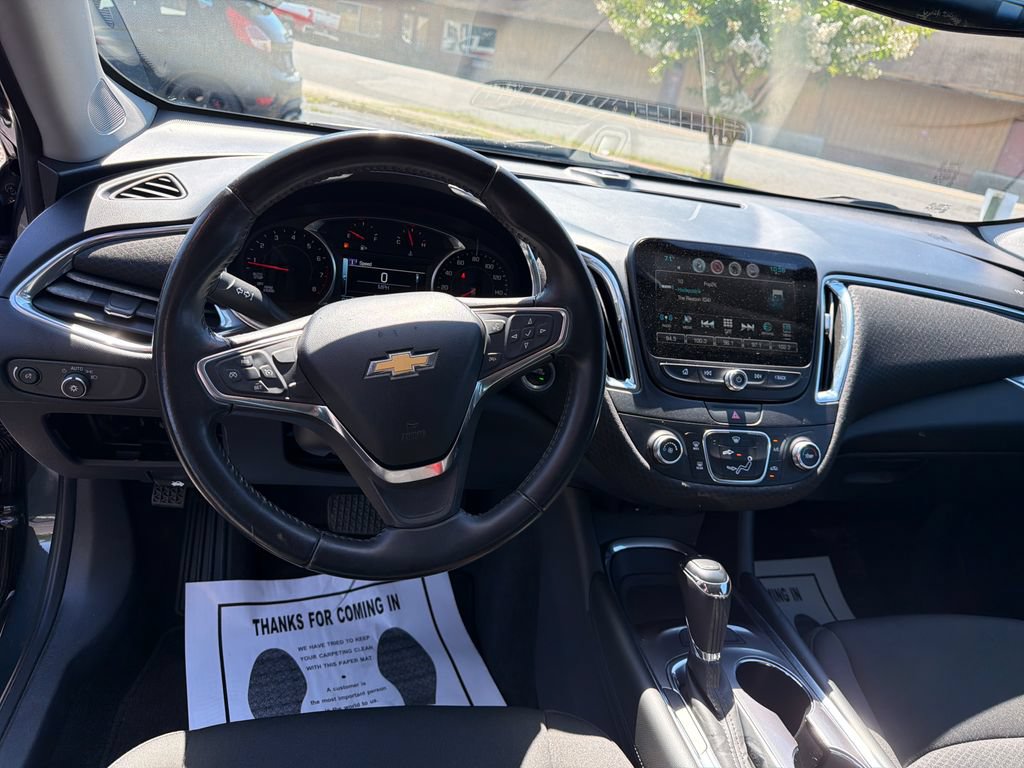 Used 2018 Chevrolet Malibu LT FWD image 23
