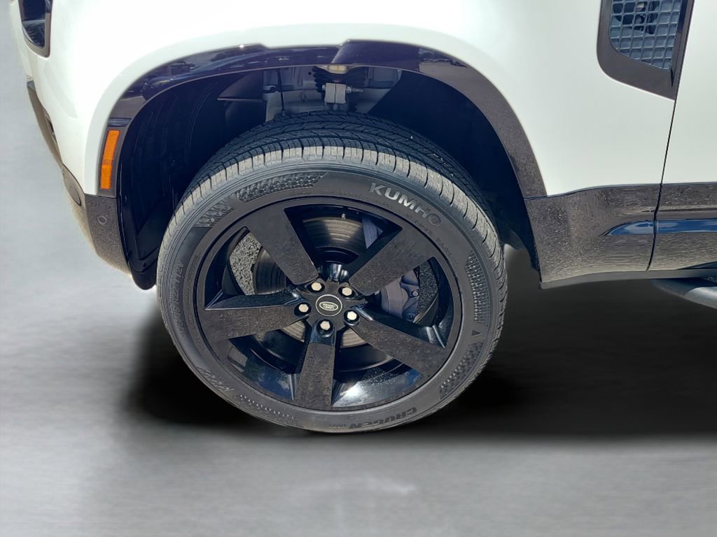 Used 2023 Land Rover Defender 110 X-Dynamic SE image 28