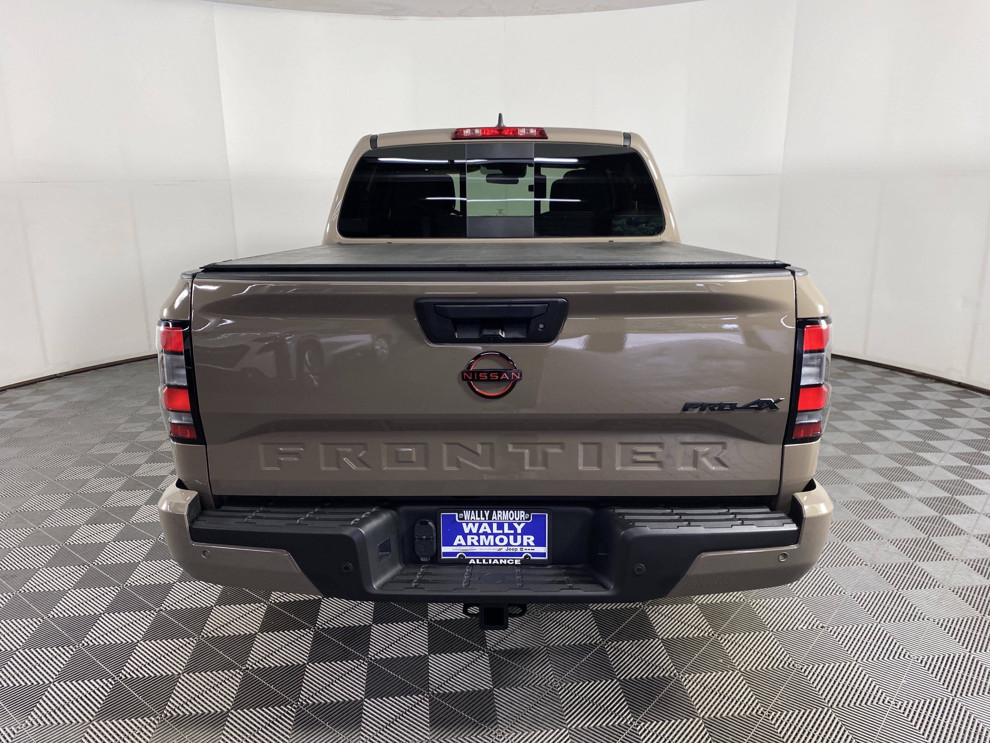 Used 2023 Nissan Frontier PRO-4X w/ Technology Package AWD/4WD image 8