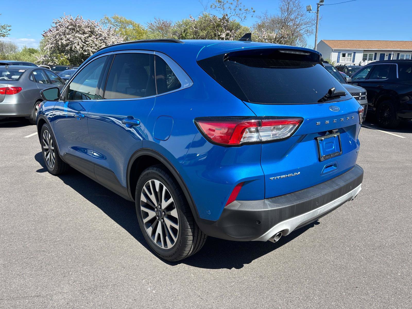 Used 2020 Ford Escape Titanium FWD image 3