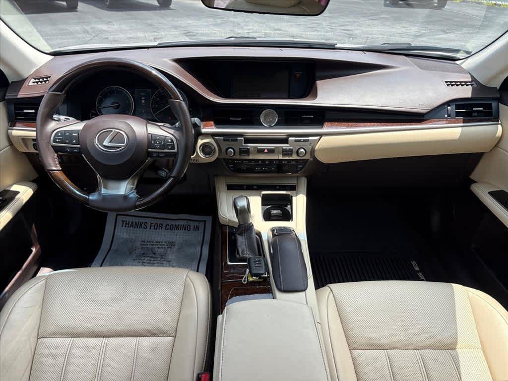Used 2016 Lexus ES 350 w/ Luxury Package w/Wood Trim FWD image 10