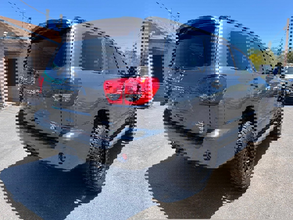 Used 2014 Toyota Sequoia SR5 AWD/4WD image 6