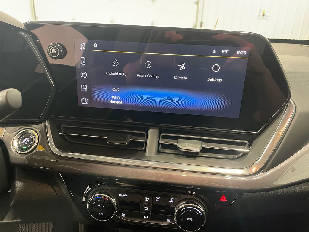 Used 2025 Chevrolet Trax ACTIV image 36