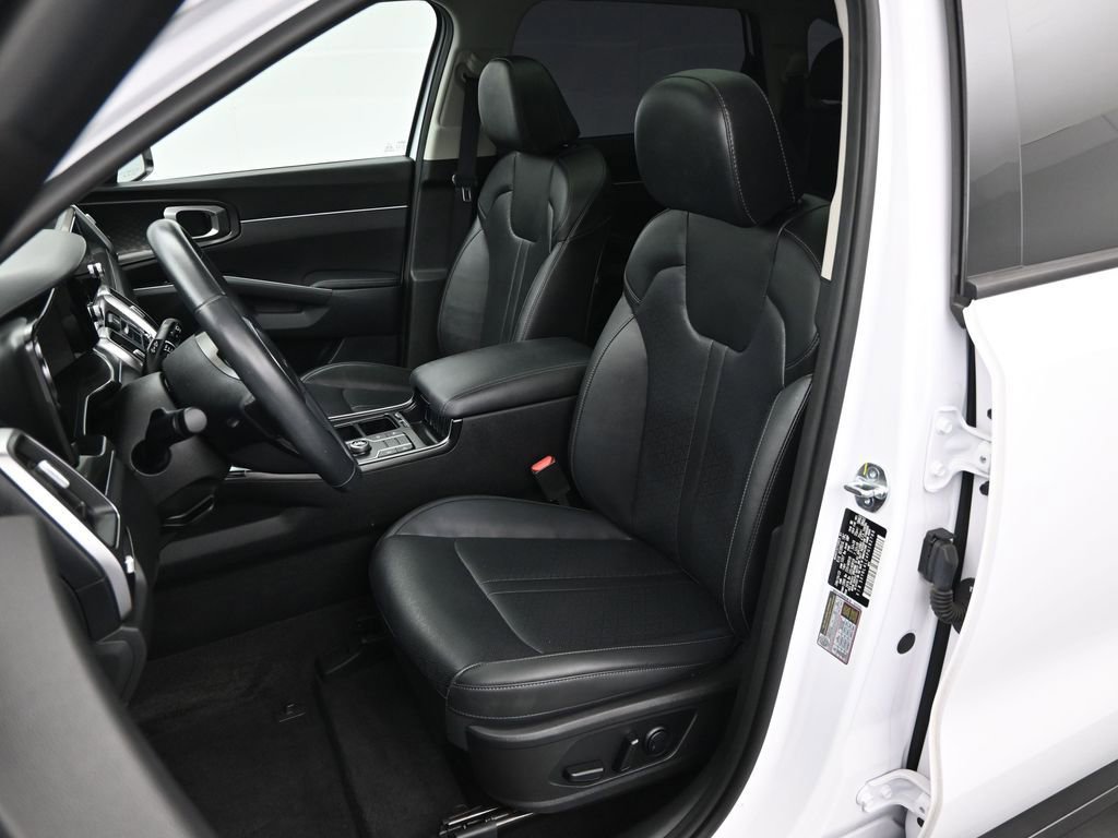 Used 2023 Kia Sorento S w/ Panoramic Sunroof Package image 11