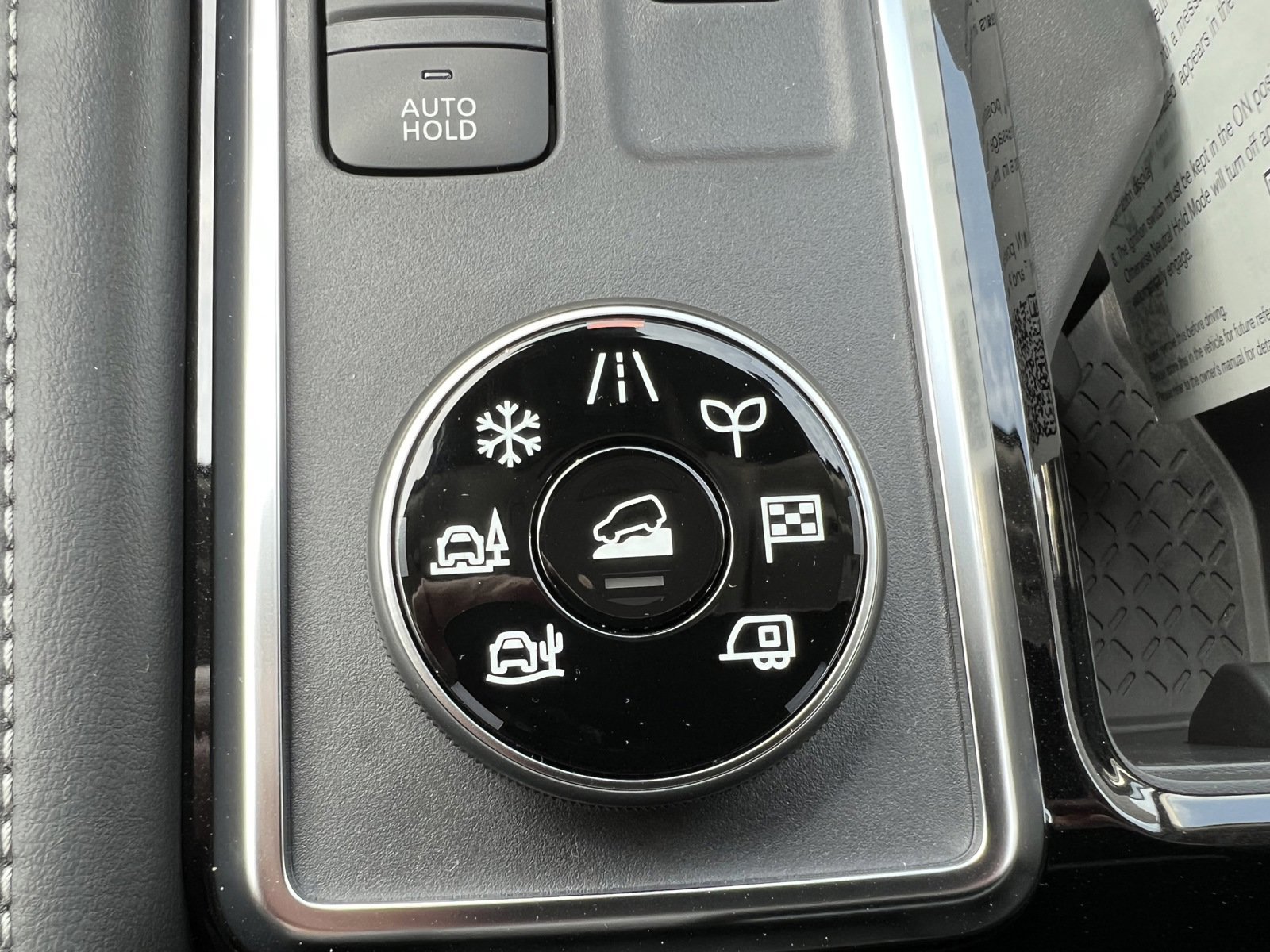 New 2025 Nissan Pathfinder Platinum image 30