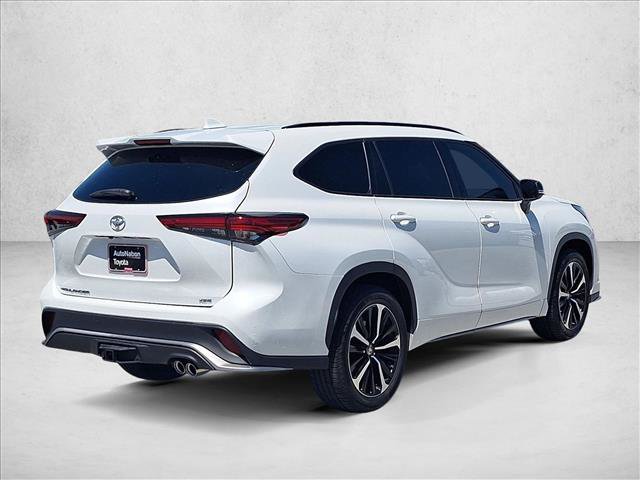 Used 2022 Toyota Highlander XSE FWD image 5