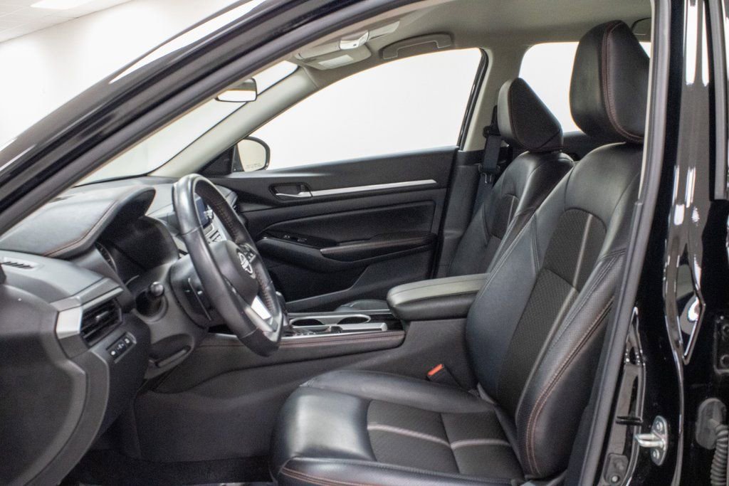 Used 2025 Nissan Altima 2.5 SR image 4