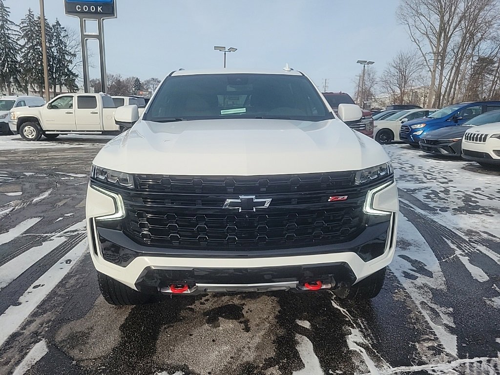 Used 2024 Chevrolet Suburban Z71 w/ Luxury Package image 2