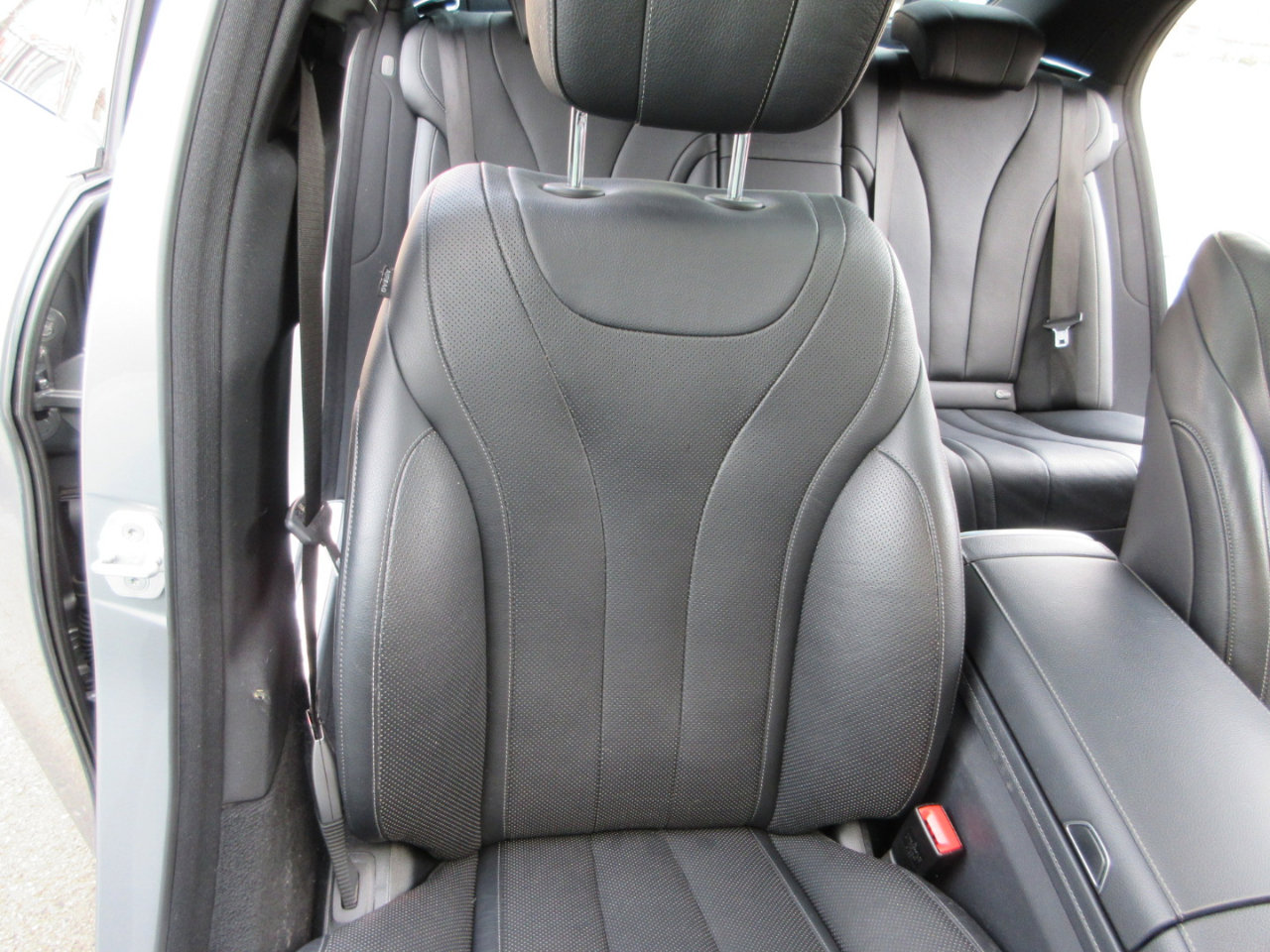 Used 2015 Mercedes-Benz S 550 Sedan image 26