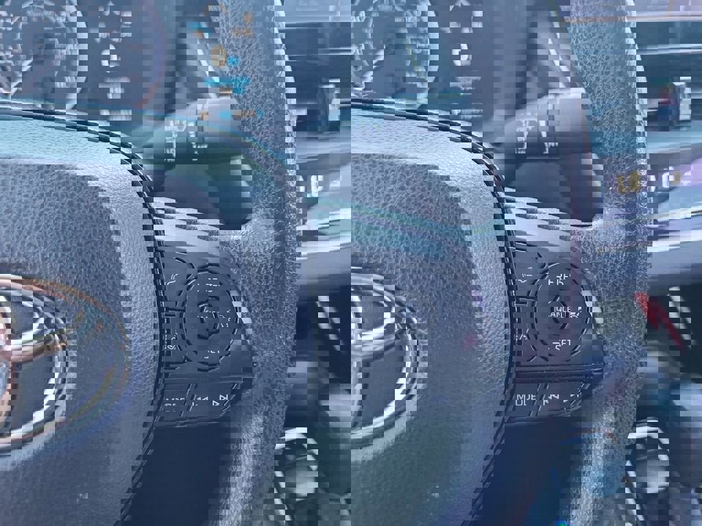 Used 2020 Toyota Corolla LE image 20