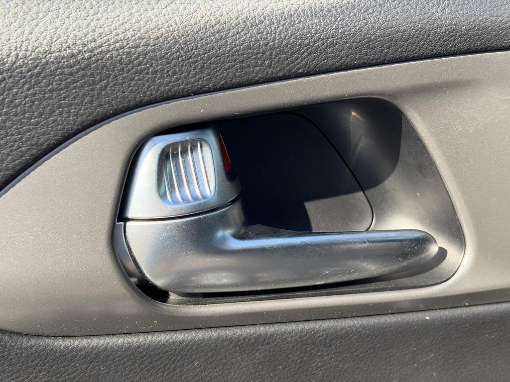 Used 2025 Chrysler Pacifica Select FWD image 20