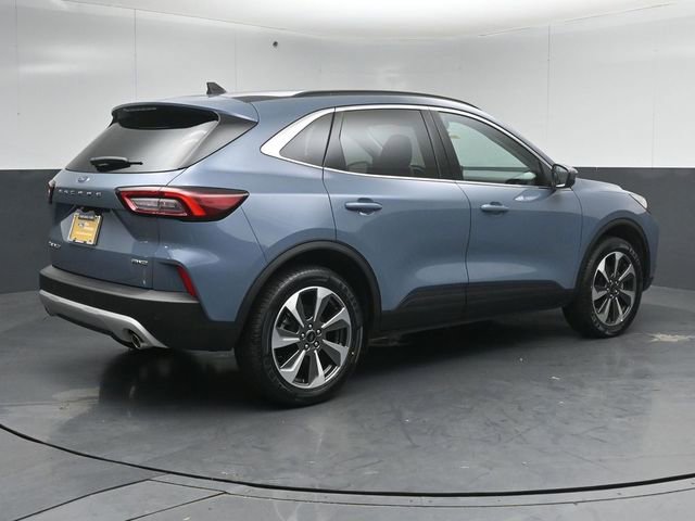 Certified 2025 Ford Escape Platinum AWD/4WD image 7