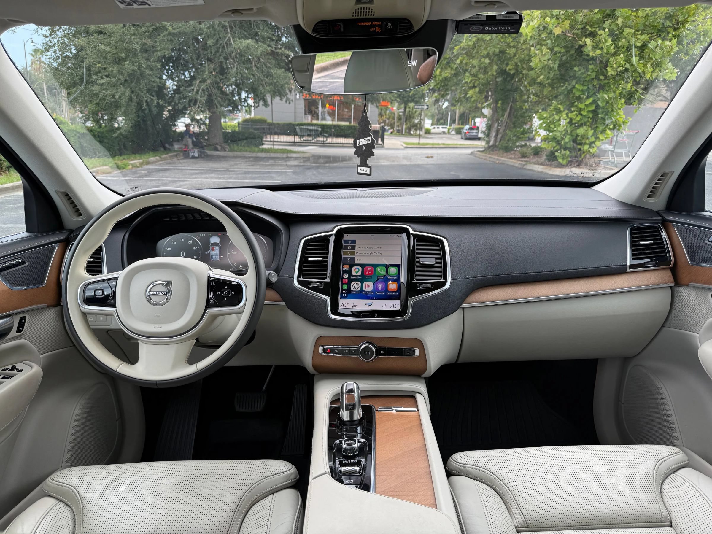 Used 2017 Volvo XC90 T8 Inscription w/ Vision Package AWD/4WD image 14