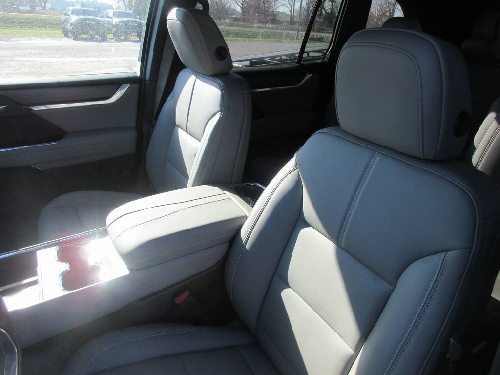 New 2026 GMC Acadia Elevation w/ Black Edition image 13