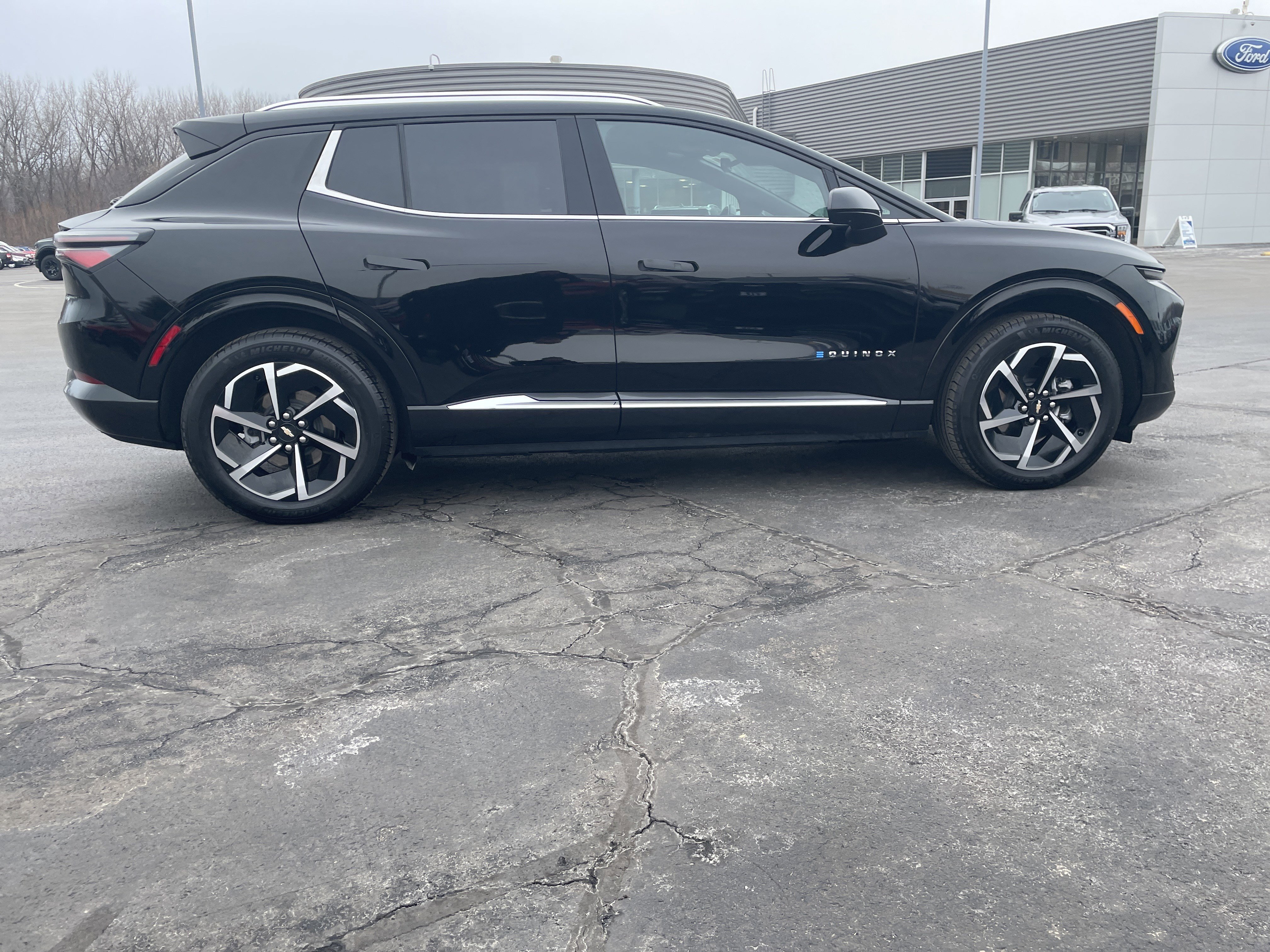 Used 2024 Chevrolet Equinox EV LT image 6