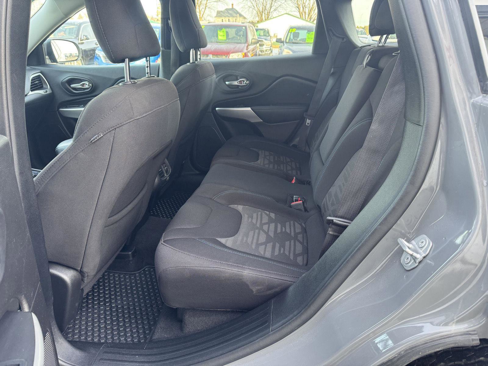 Used 2020 Jeep Cherokee Latitude image 22