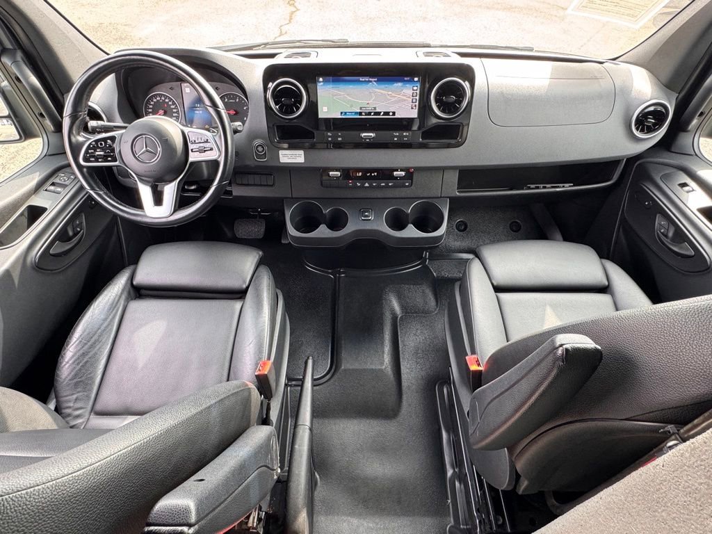 Used 2020 Mercedes-Benz Sprinter 4500 image 29