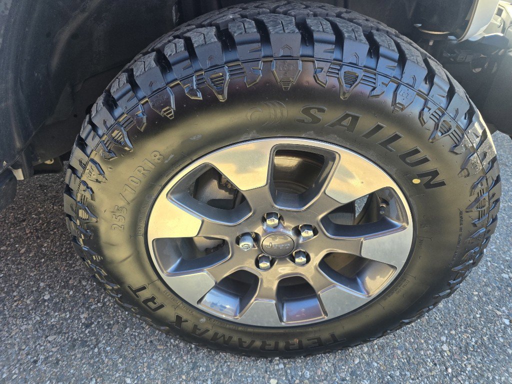 Used 2018 Jeep Wrangler Unlimited Sahara w/ Cold Weather Group image 9