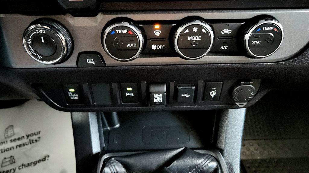 Used 2021 Toyota Tacoma TRD Off-Road w/ Technology Package AWD/4WD image 34