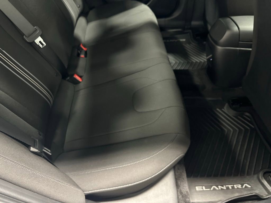 Used 2025 Hyundai Elantra Sport image 48