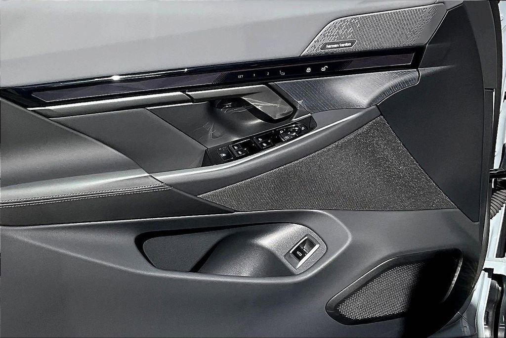 New 2026 BMW 550e xDrive AWD/4WD image 20
